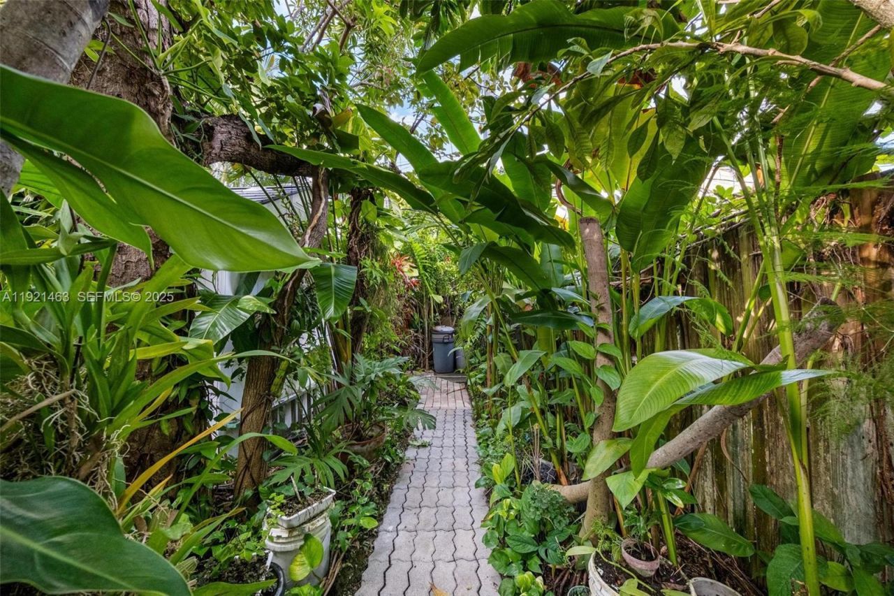 37 NE 44th St, Miami, FL 33137 Photo