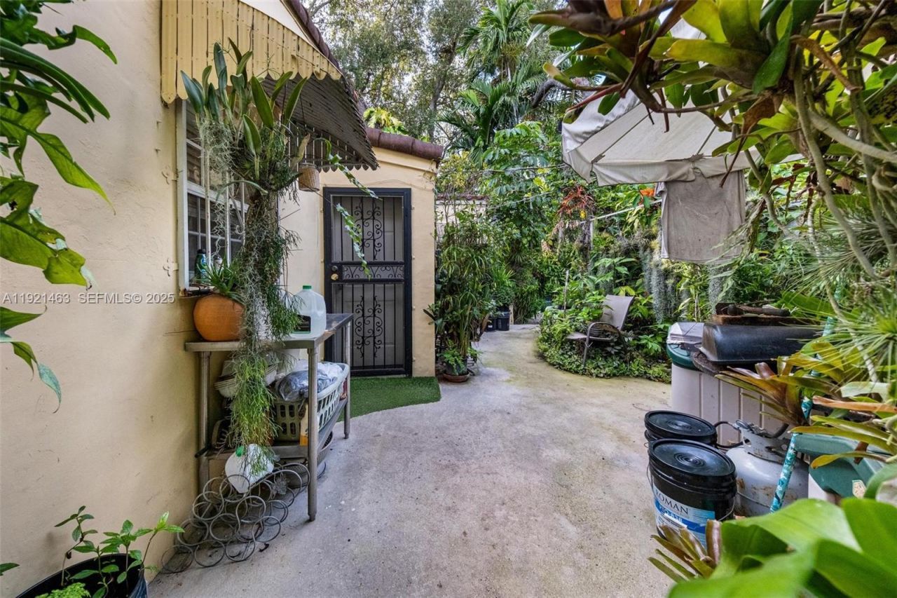 37 NE 44th St, Miami, FL 33137 Photo