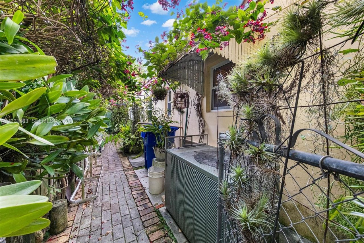 37 NE 44th St, Miami, FL 33137 Photo