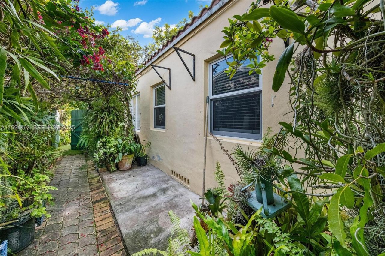 37 NE 44th St, Miami, FL 33137 Photo