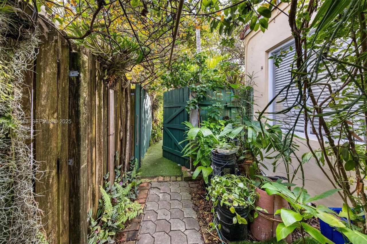 37 NE 44th St, Miami, FL 33137 Photo