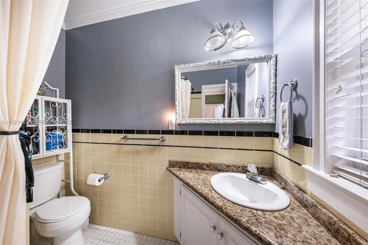 37 NE 44th St, Miami, FL 33137 Photo