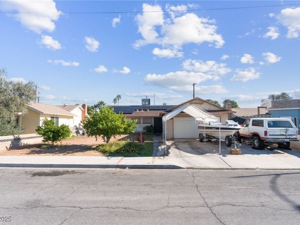 2105 El Greco Street, Las Vegas, NV 89102
