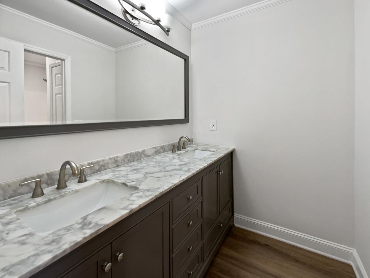 5402 Cattells Photo 17