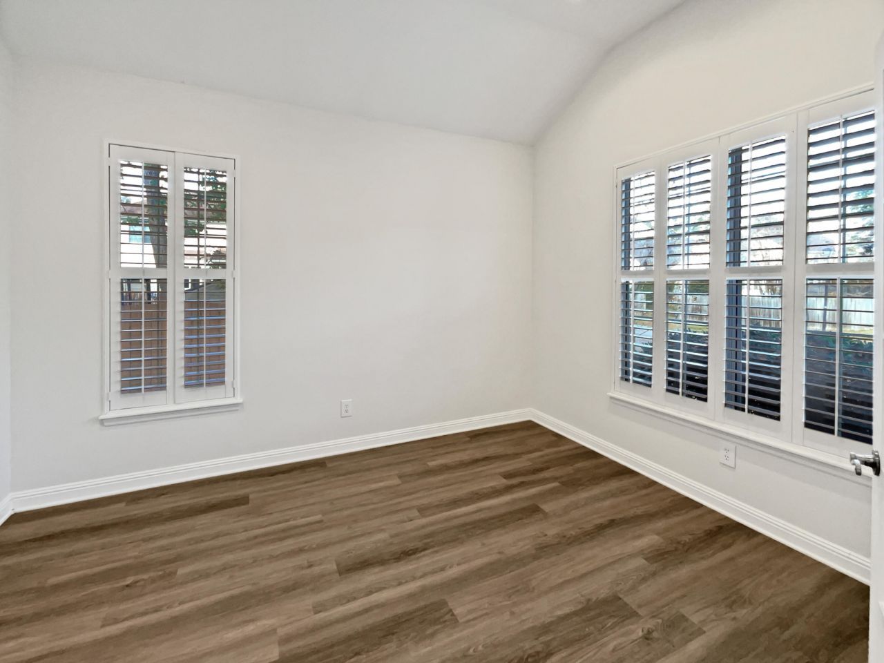 5402 Cattells Photo 8