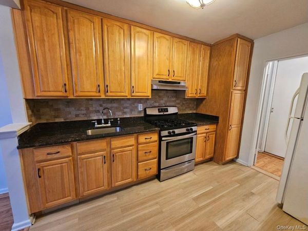 151-05 Cross Island Parkway, Unit 3E, Whitestone, NY 11357