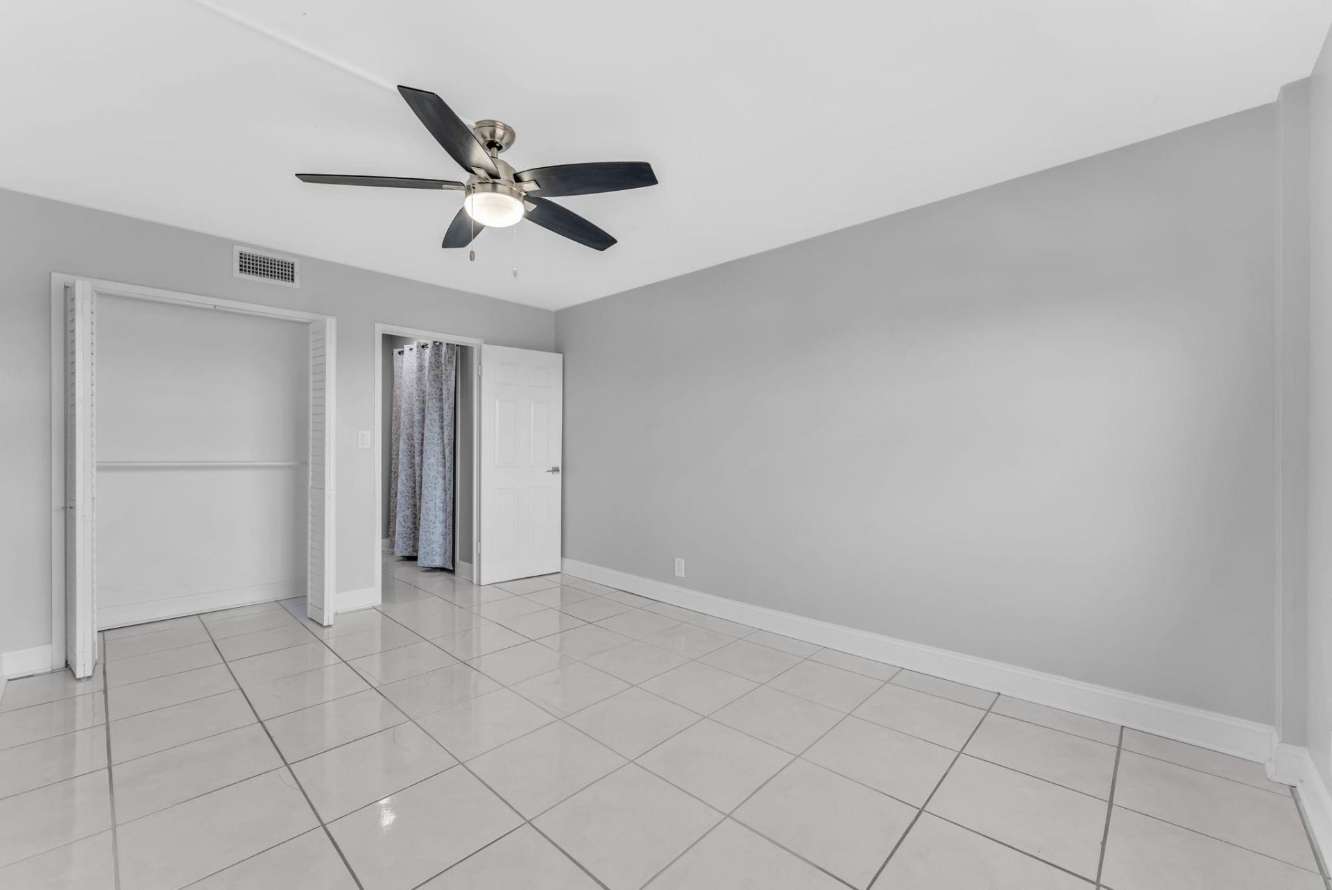 2555 NE 11th St, Unit 708, Fort Lauderdale, FL 33304 Photo
