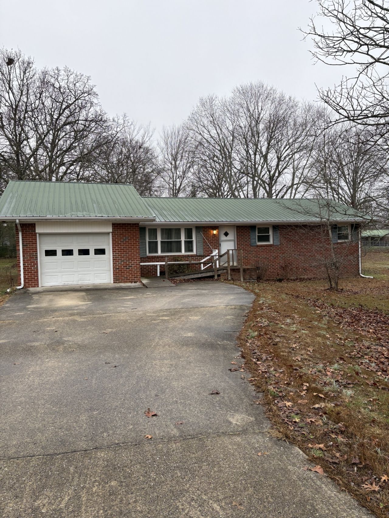 1409 Royal Trl, Manchester, TN 37355 Main Photo