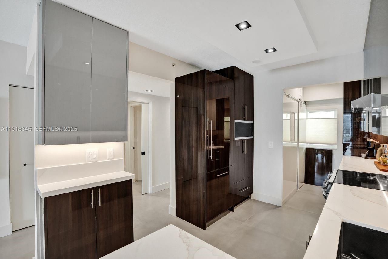 18100 N Bay Rd, Unit 909, Sunny Isles Beach, FL 33160 Photo