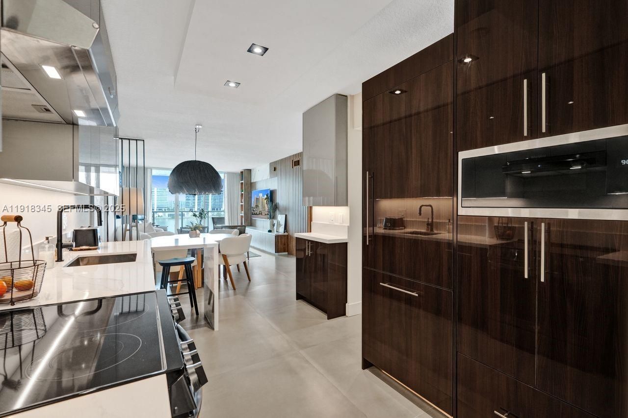 18100 N Bay Rd, Unit 909, Sunny Isles Beach, FL 33160 Photo