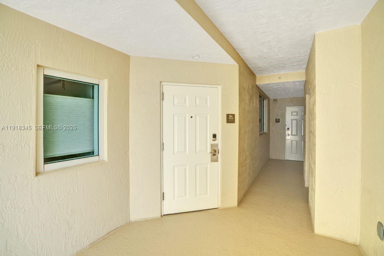 18100 N Bay Rd, Unit 909, Sunny Isles Beach, FL 33160 Photo