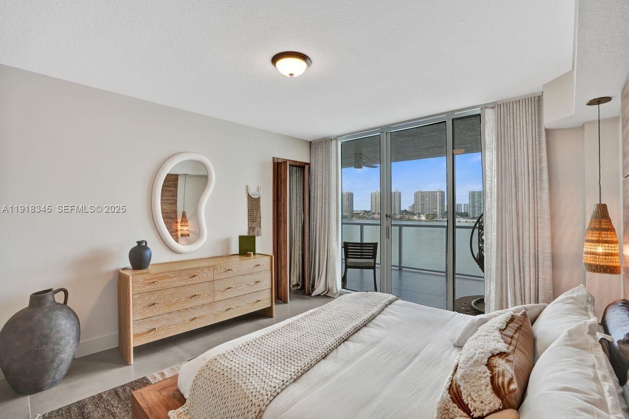 18100 N Bay Rd, Unit 909, Sunny Isles Beach, FL 33160 Photo