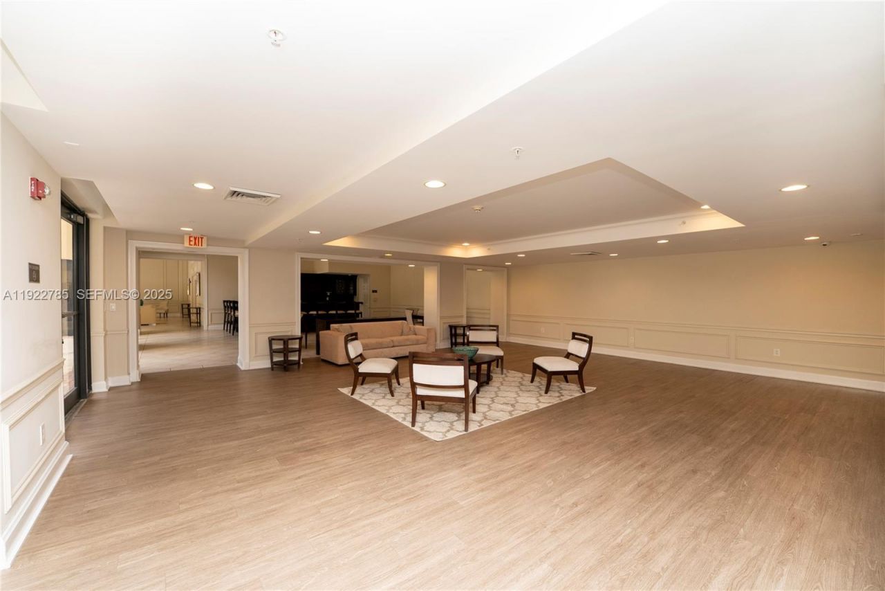 55 Merrick Way, Unit 613, Coral Gables, FL 33134 Photo