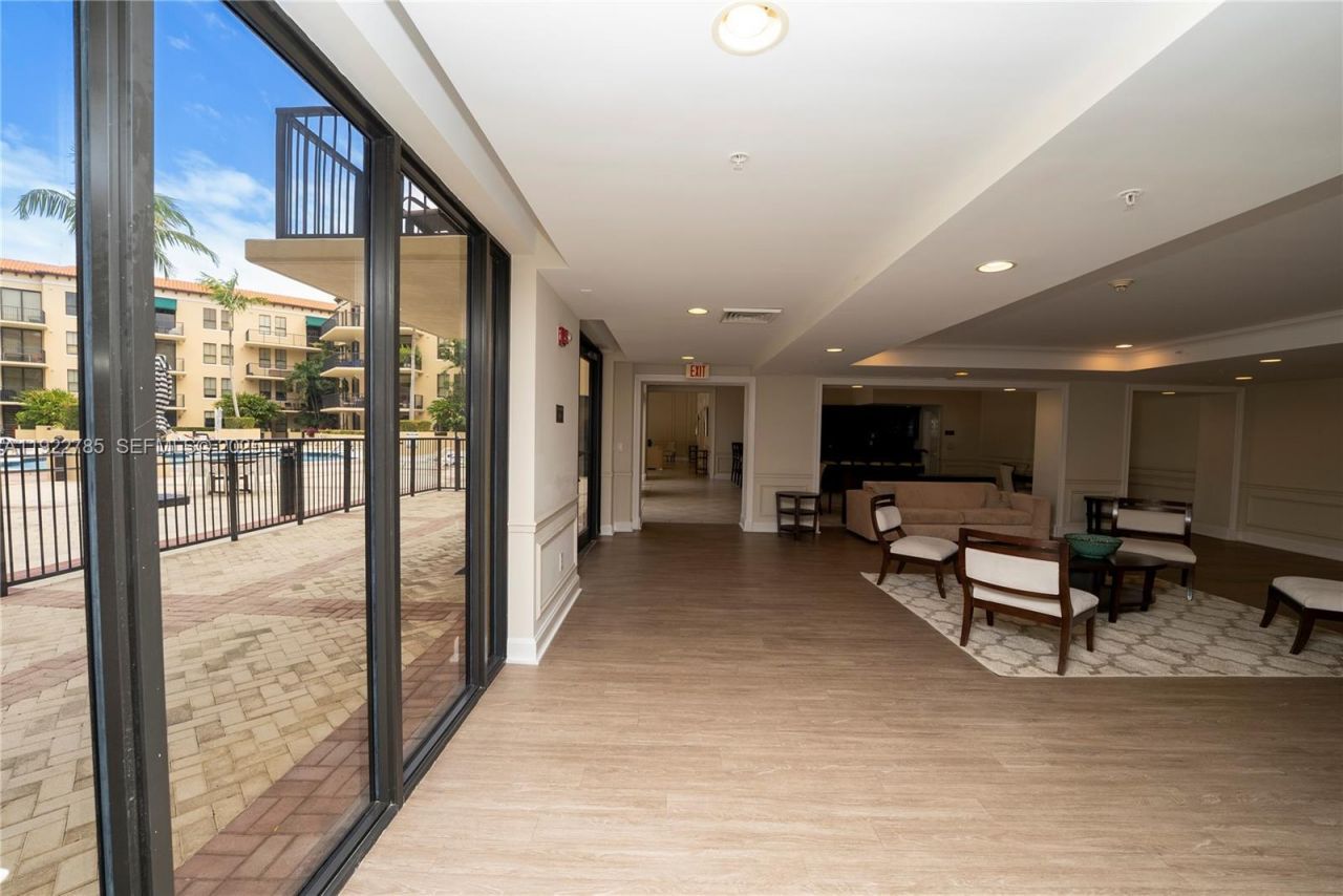 55 Merrick Way, Unit 613, Coral Gables, FL 33134 Photo