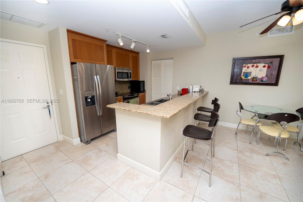 55 Merrick Way, Unit 613, Coral Gables, FL 33134 Photo