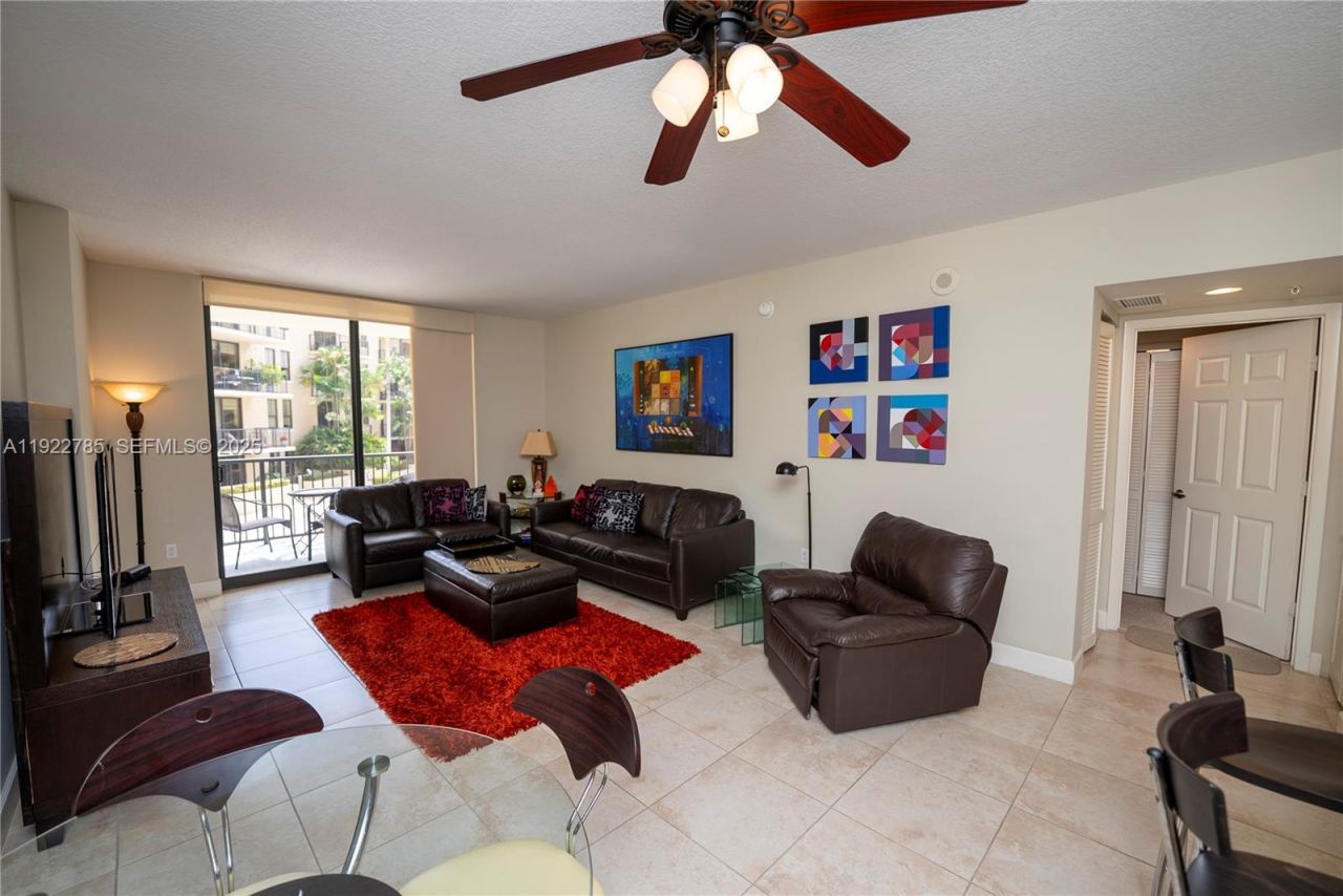 55 Merrick Way, Unit 613, Coral Gables, FL 33134 Photo