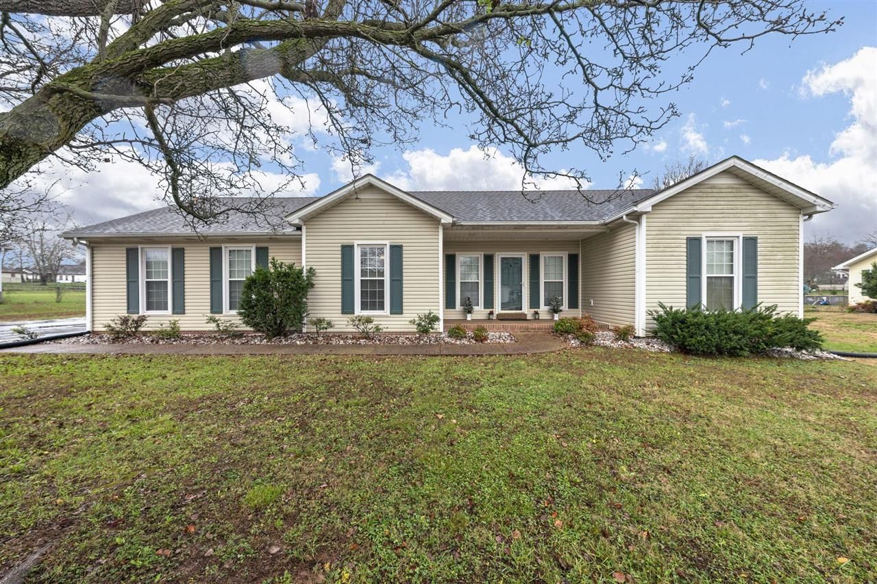 285 Stone Crest Avenue, Bowling Green, KY 42101 Main Photo