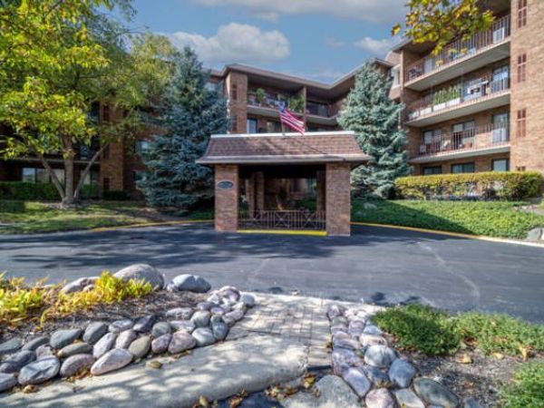 51 Old Oak Drive, Unit 414, Buffalo Grove, IL 60089