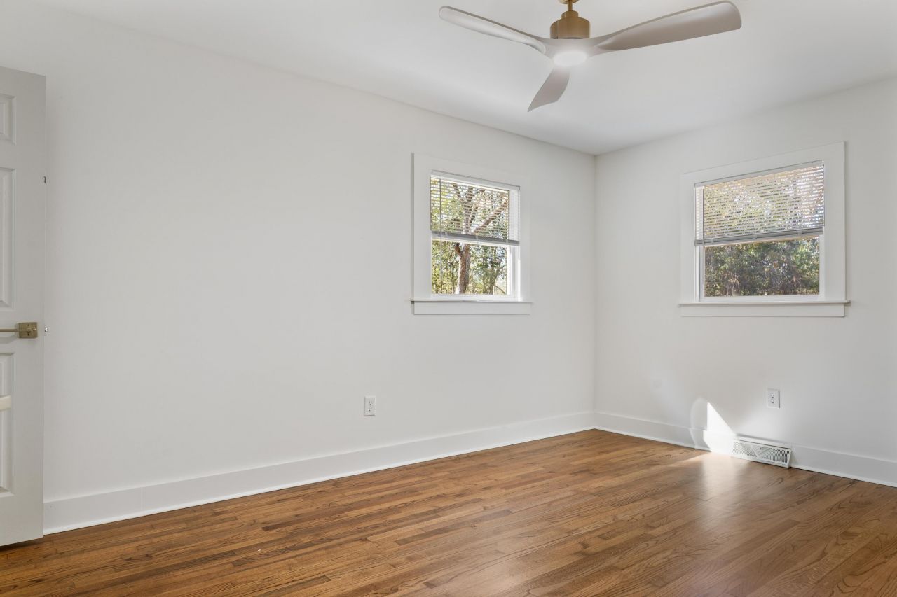 1090 Rodney Road Photo 11