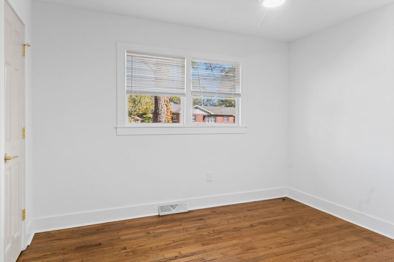 1090 Rodney Road Photo 19