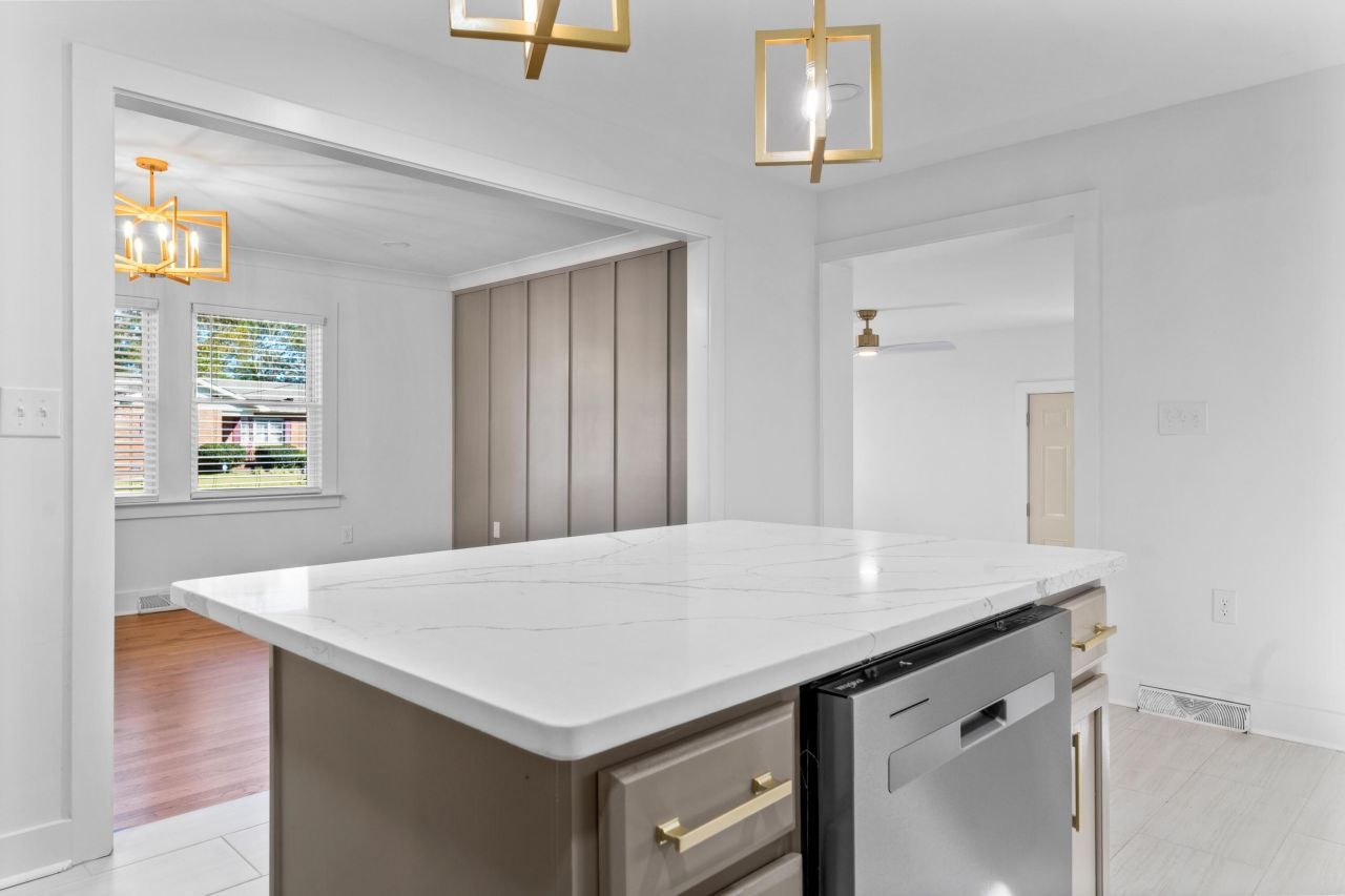 1090 Rodney Road Photo 6