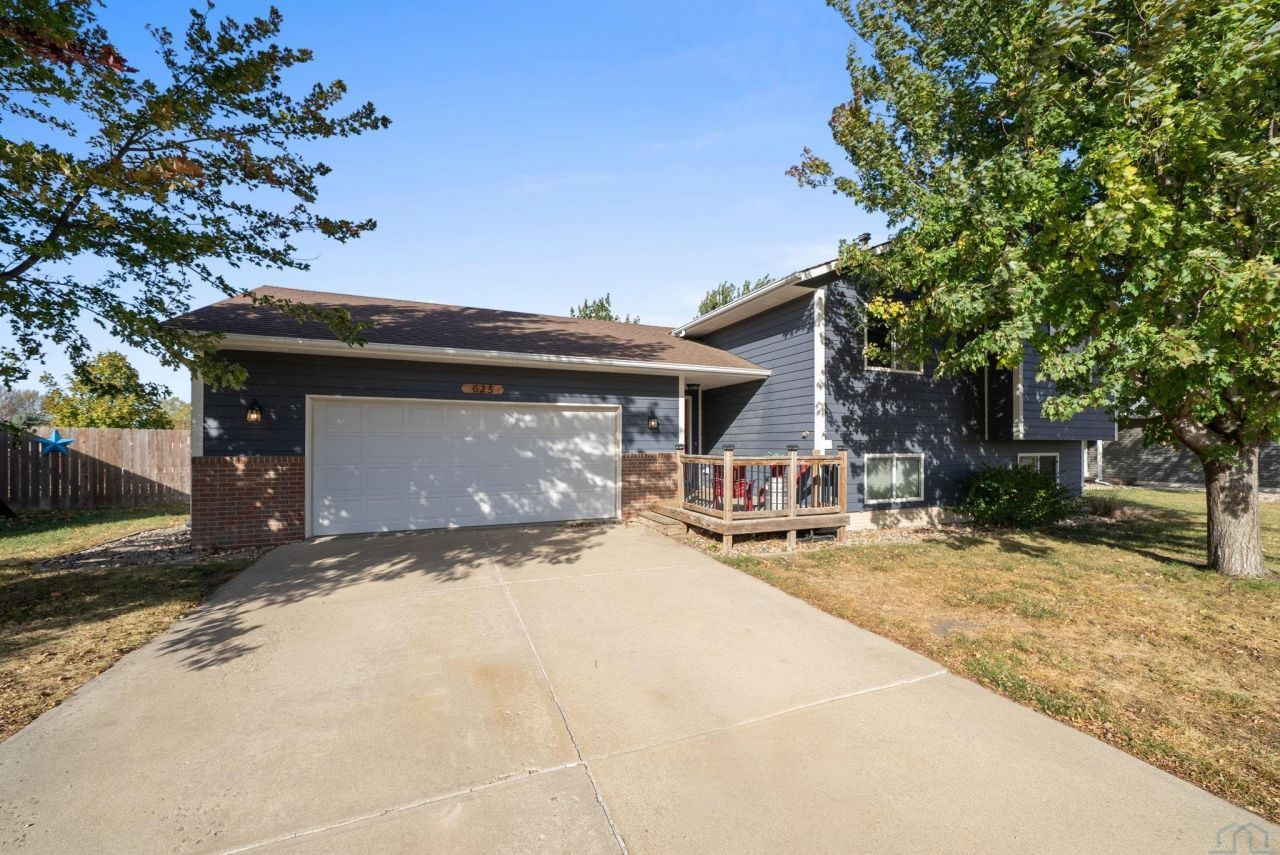 625 E Jesse Court, Tea, SD 57064 Main Photo