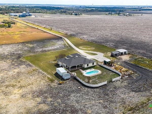 15620 Harry Lind Road, Elgin, TX 78621