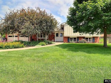 1154 N Clarmar Avenue, Fremont, NE 68025