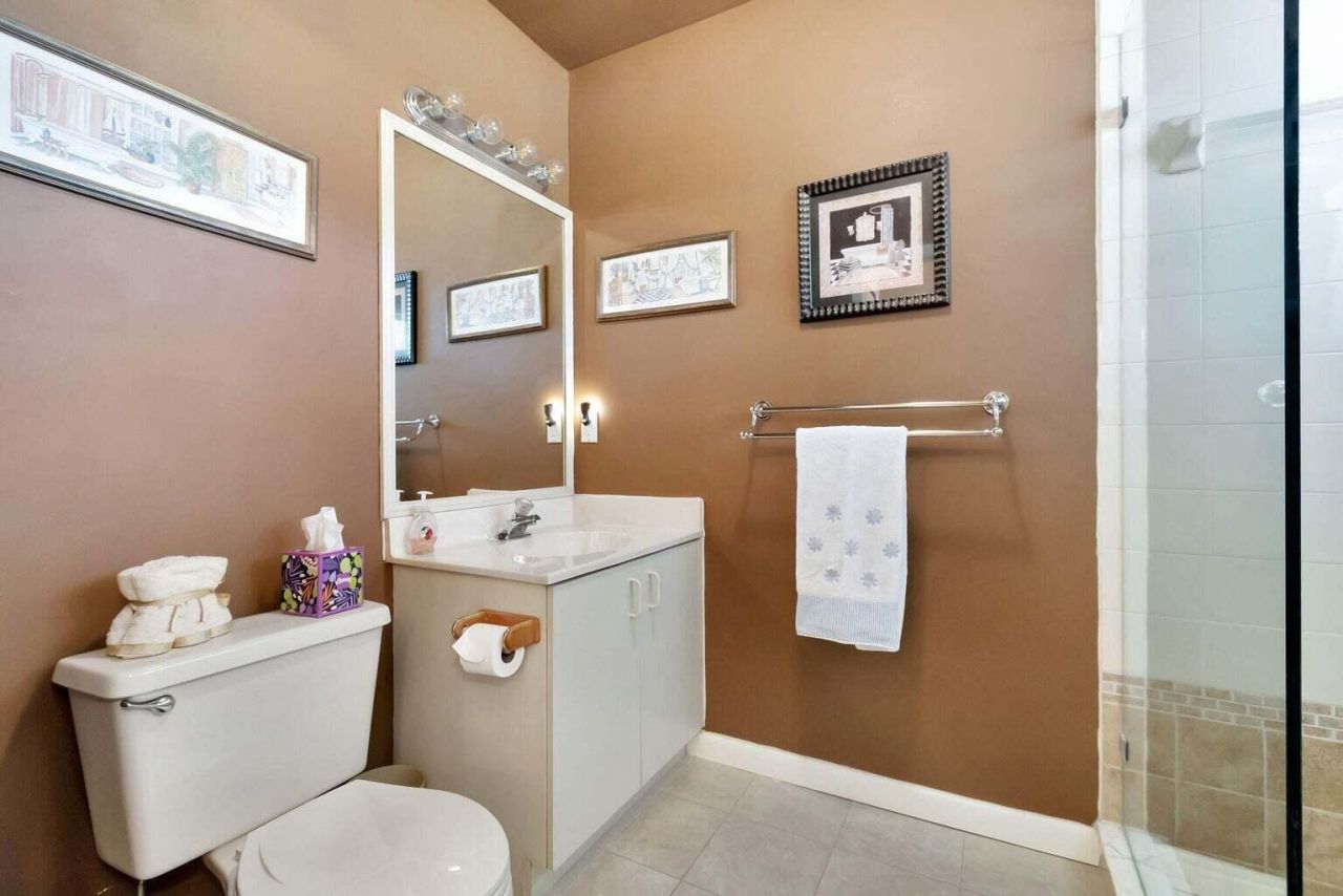 8300 Waterline Drive, Unit 201, Boynton Beach, FL 33472 Photo