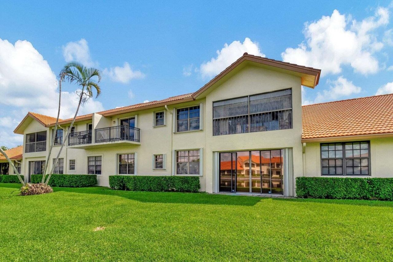 8300 Waterline Drive, Unit 201, Boynton Beach, FL 33472 Photo