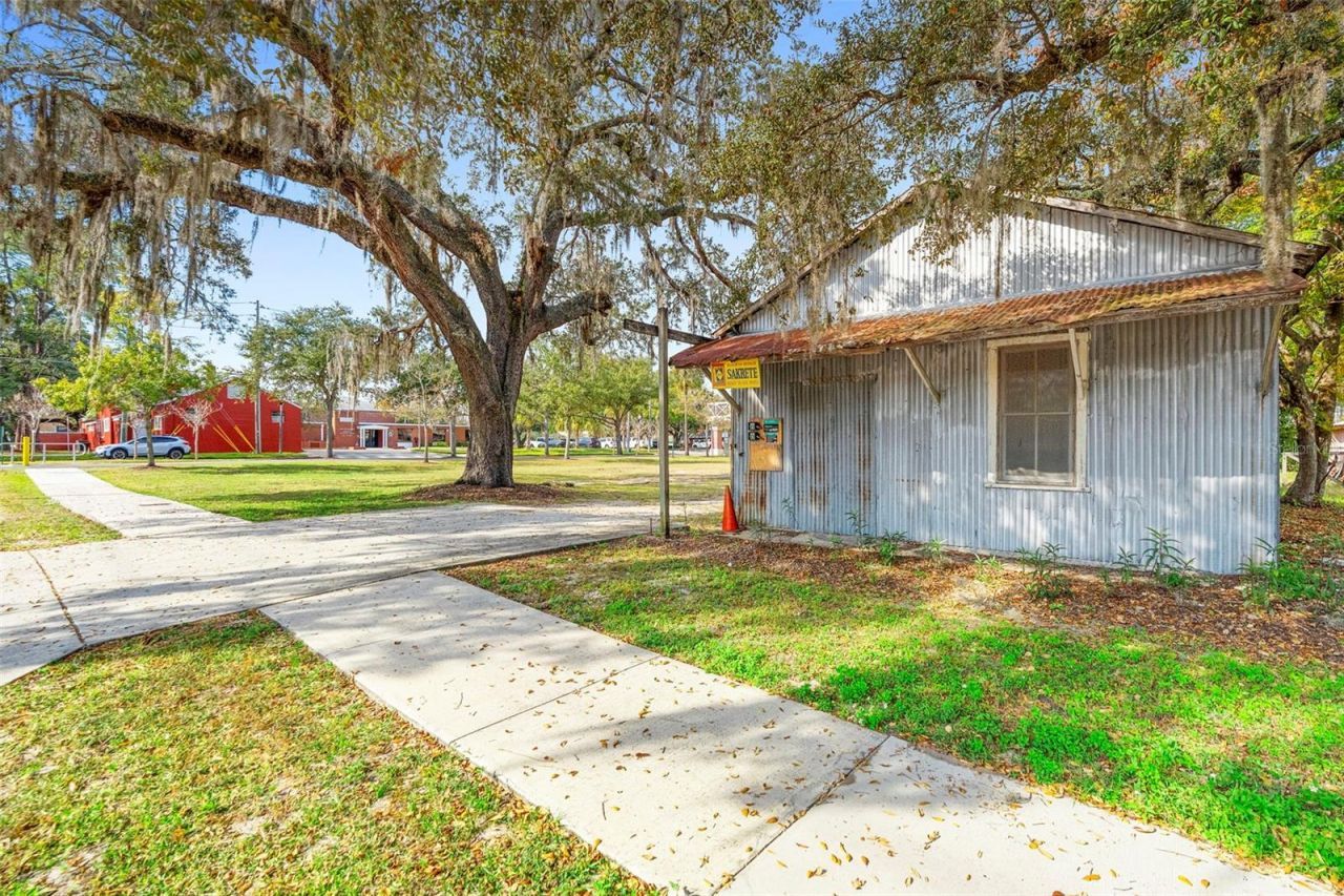 215 E 5th Street, Apopka, FL 32703 Photo