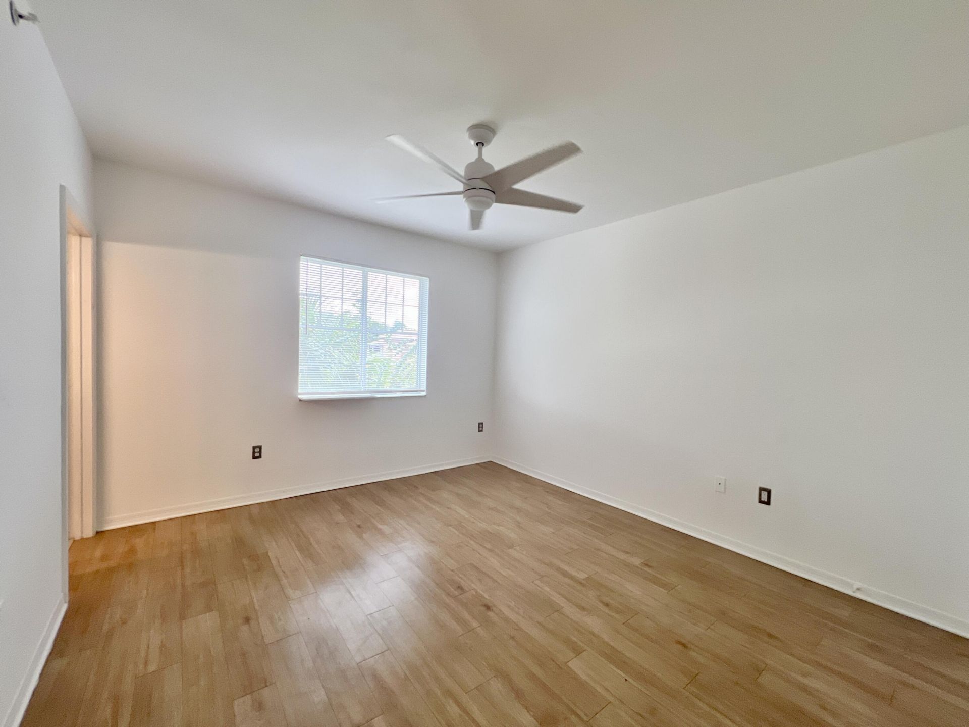 6450 Emerald Dunes Drive, Unit 301, West Palm Beach, FL 33411 Photo