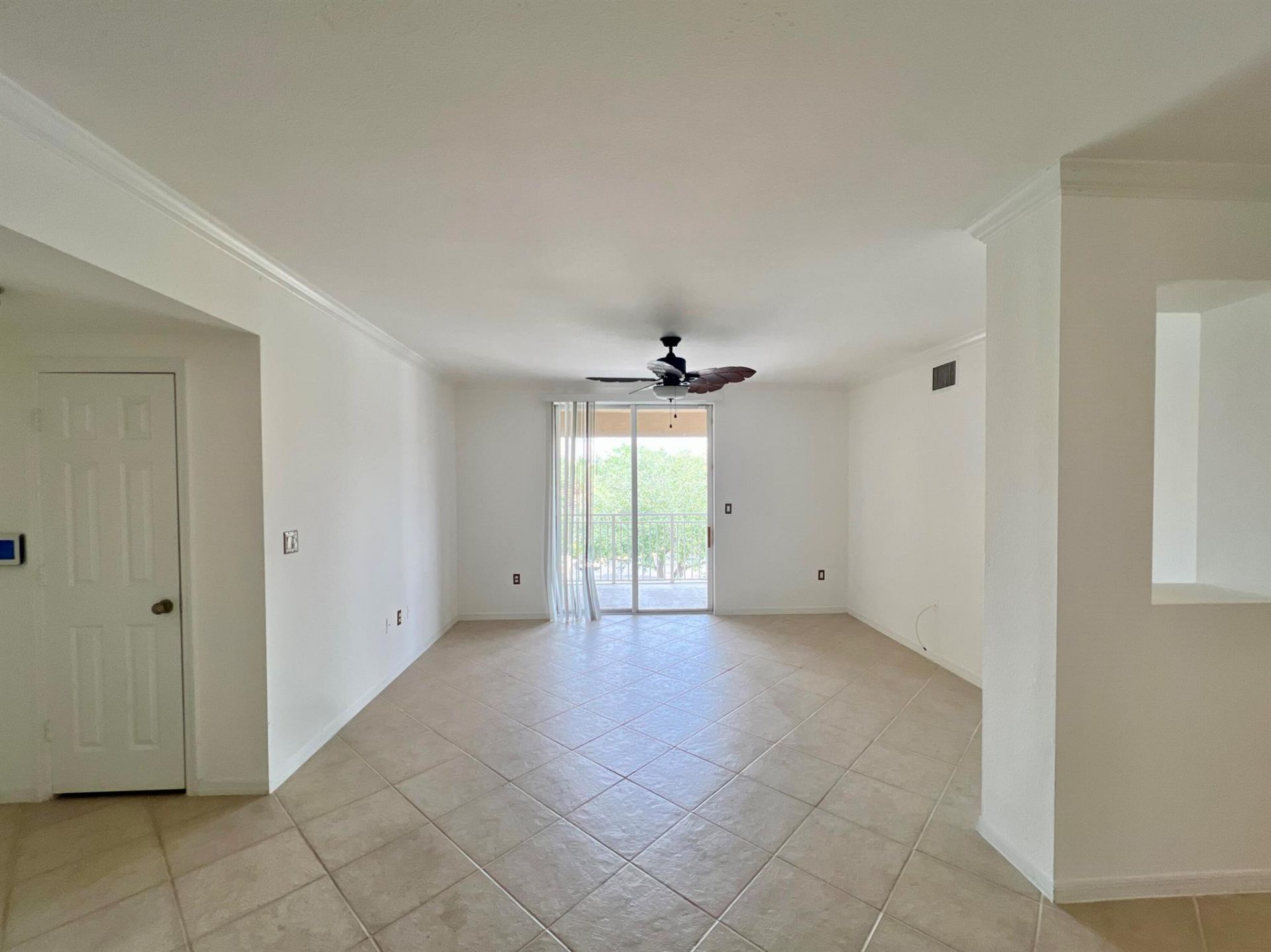 6450 Emerald Dunes Drive, Unit 301, West Palm Beach, FL 33411 Photo