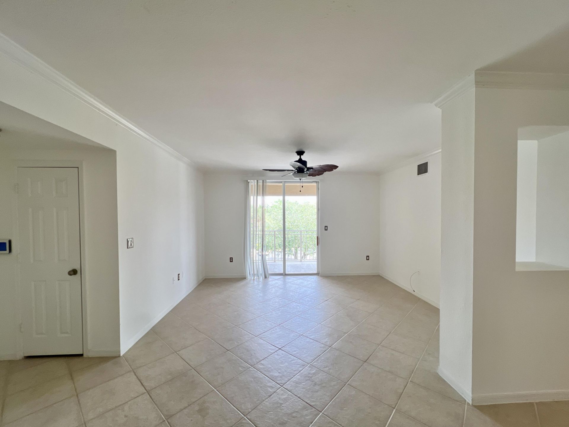 6450 Emerald Dunes Drive, Unit 301, West Palm Beach, FL 33411 Photo