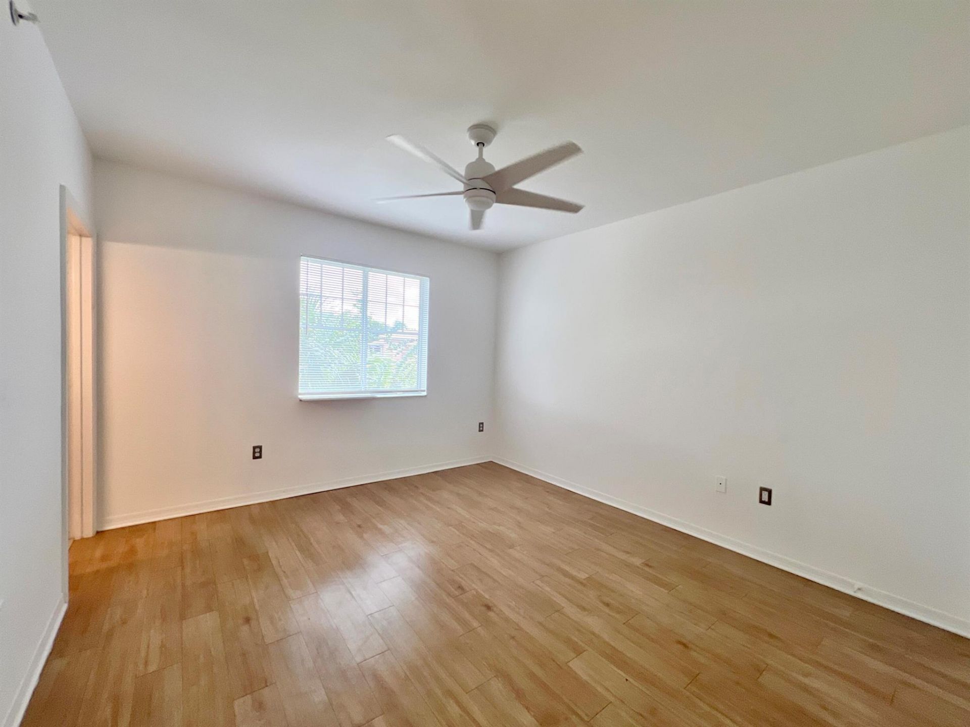 6450 Emerald Dunes Drive, Unit 301, West Palm Beach, FL 33411 Photo