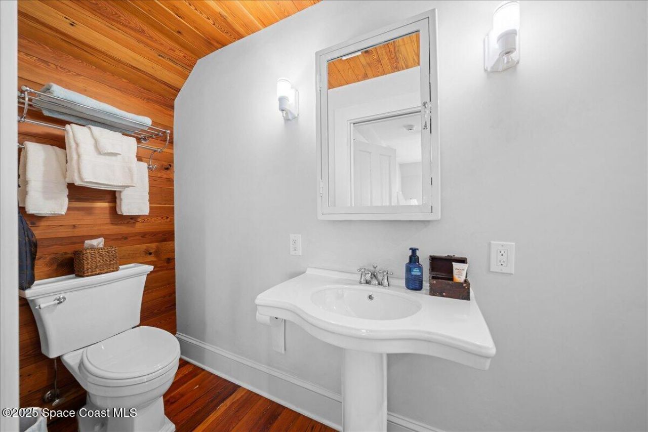 241 N Indian River Drive, Cocoa, FL 32922 Photo