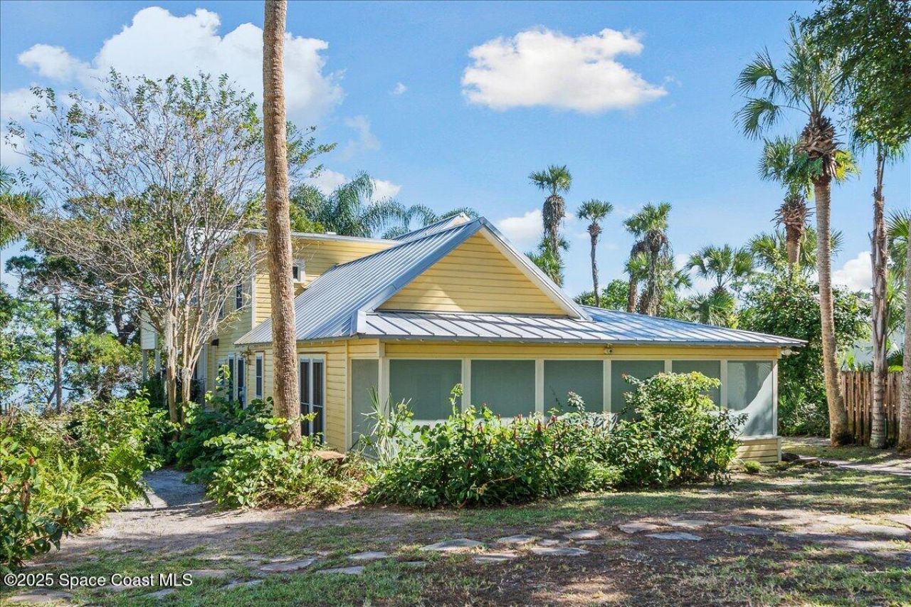 241 N Indian River Drive, Cocoa, FL 32922 Photo