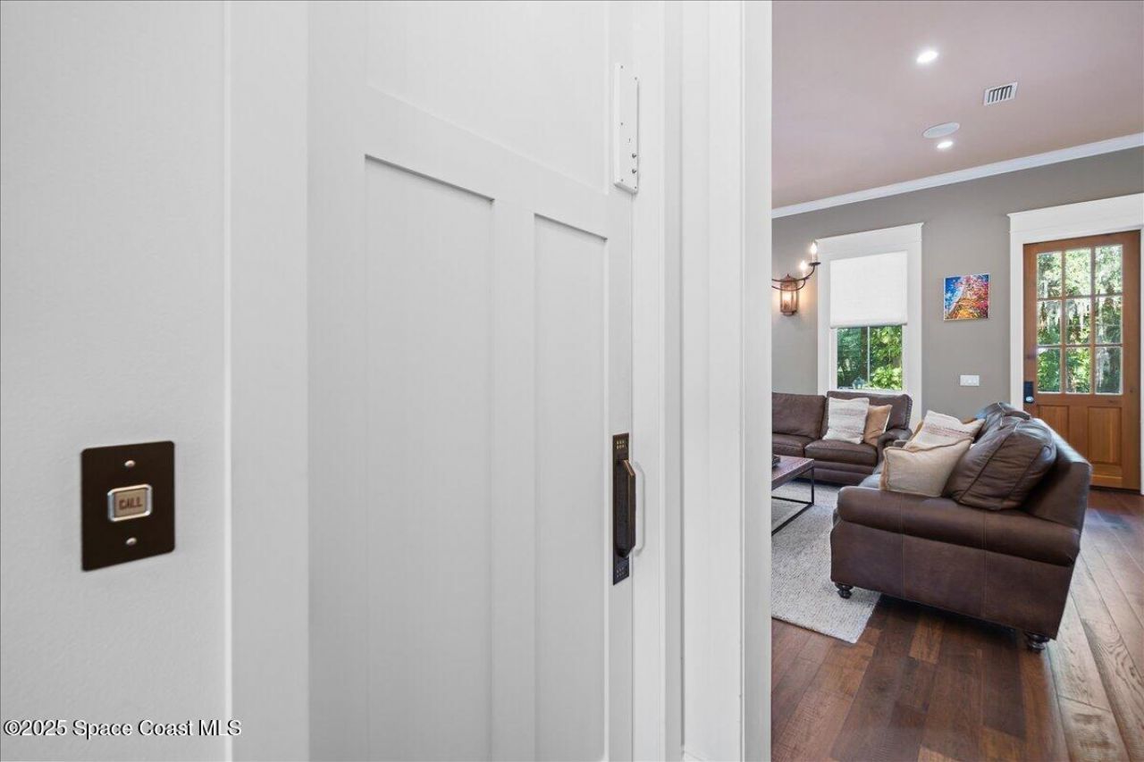 241 N Indian River Drive, Cocoa, FL 32922 Photo