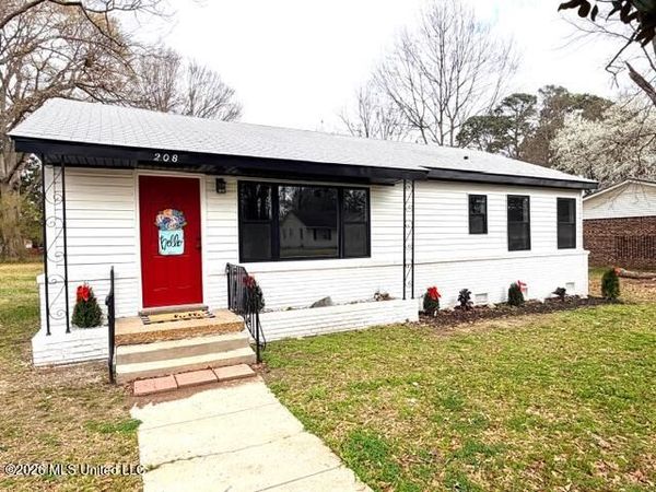 208 Bowden Street, Senatobia, MS 38668