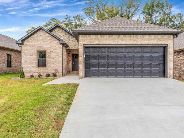 1005 N Jeff Davis Avenue, Jacksonville, AR 72076