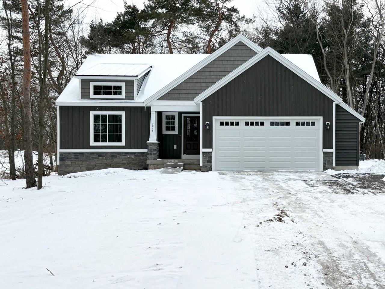 7215 Chandler Drive Ne, Belmont, MI 49306 Main Photo