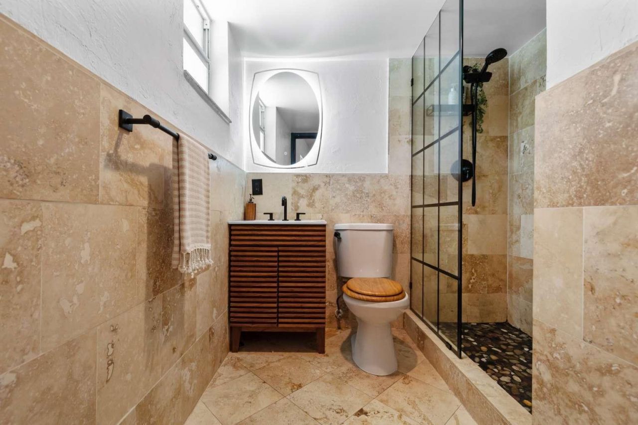 651 NE 60th Street, Unit 22, Miami, FL 33137 Photo