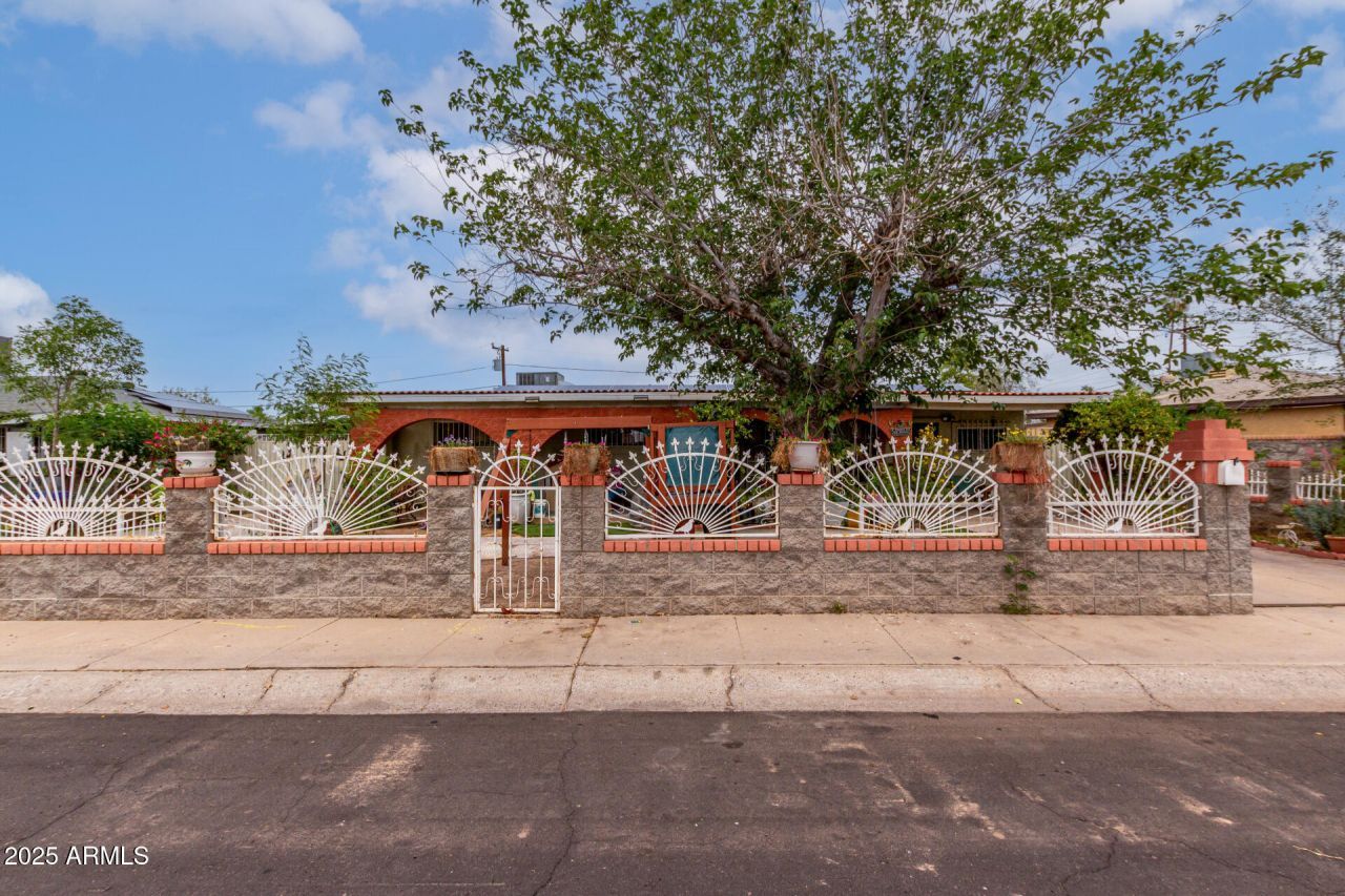 3308 W Windsor Avenue, Phoenix, AZ 85009 Main Photo