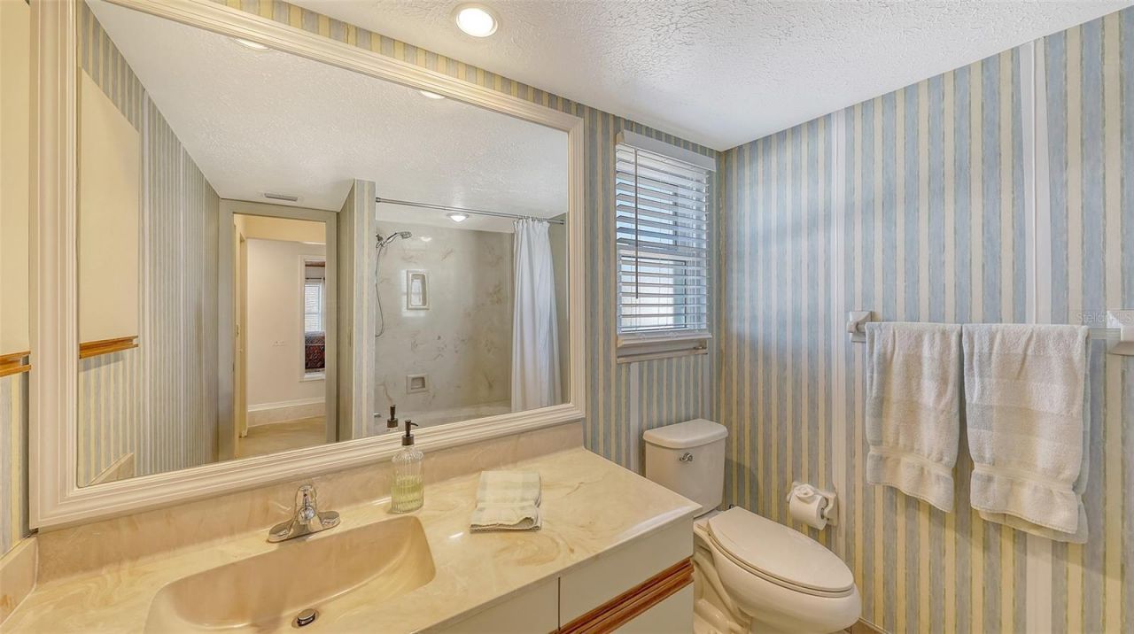 126/128 Avenida Veneccia, Sarasota, FL 34242 Photo