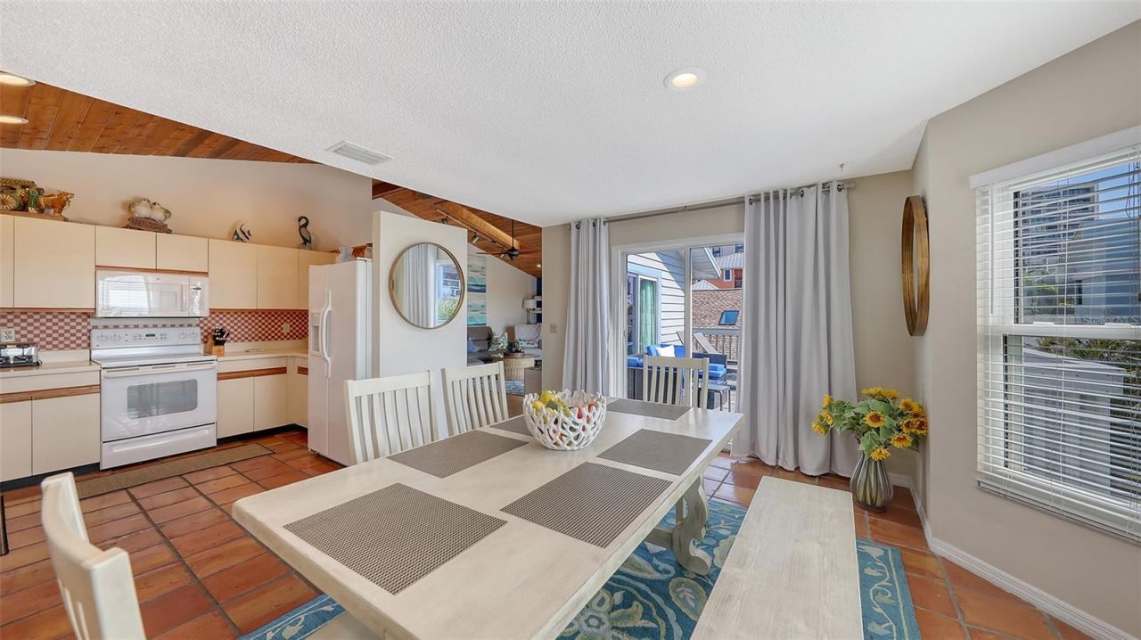 126/128 Avenida Veneccia, Sarasota, FL 34242 Photo