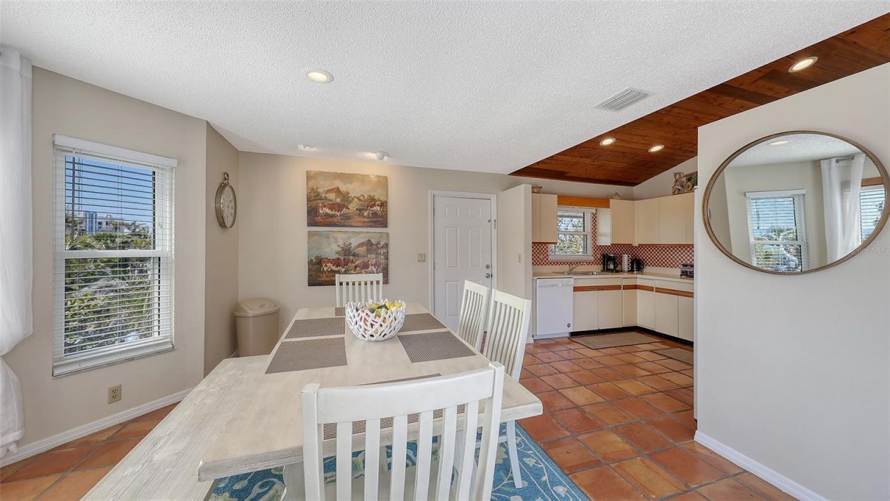 126/128 Avenida Veneccia, Sarasota, FL 34242 Photo