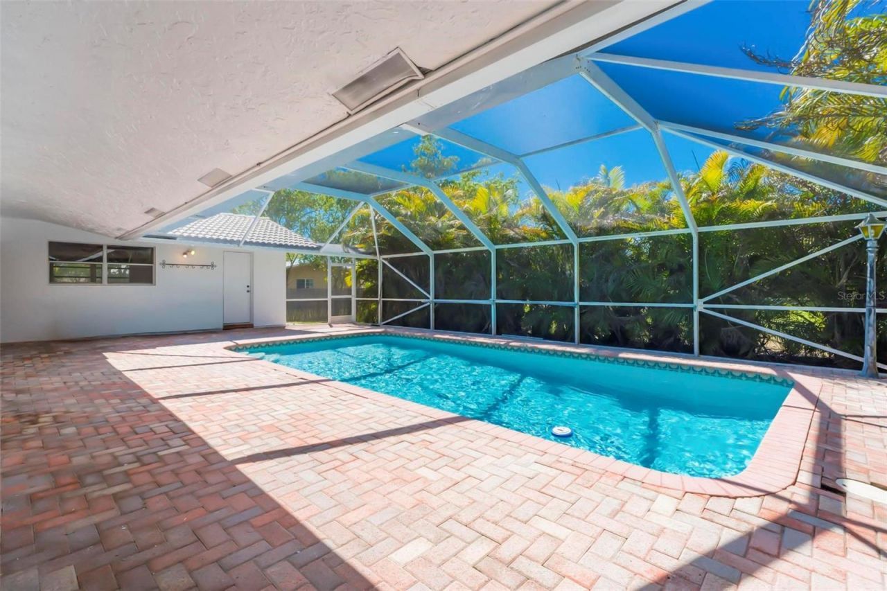 4250 NW 107th Avenue, Coral Springs, FL 33065 Photo