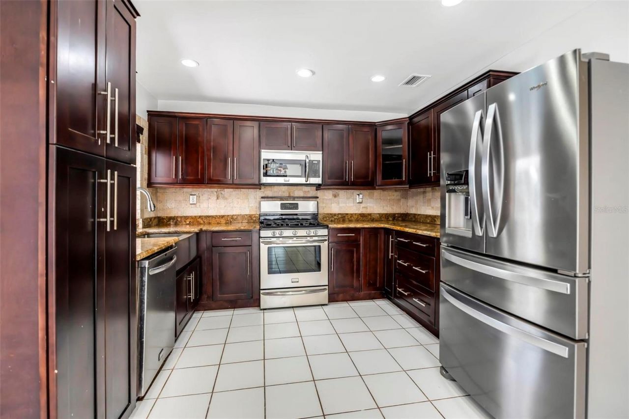 4250 NW 107th Avenue, Coral Springs, FL 33065 Photo