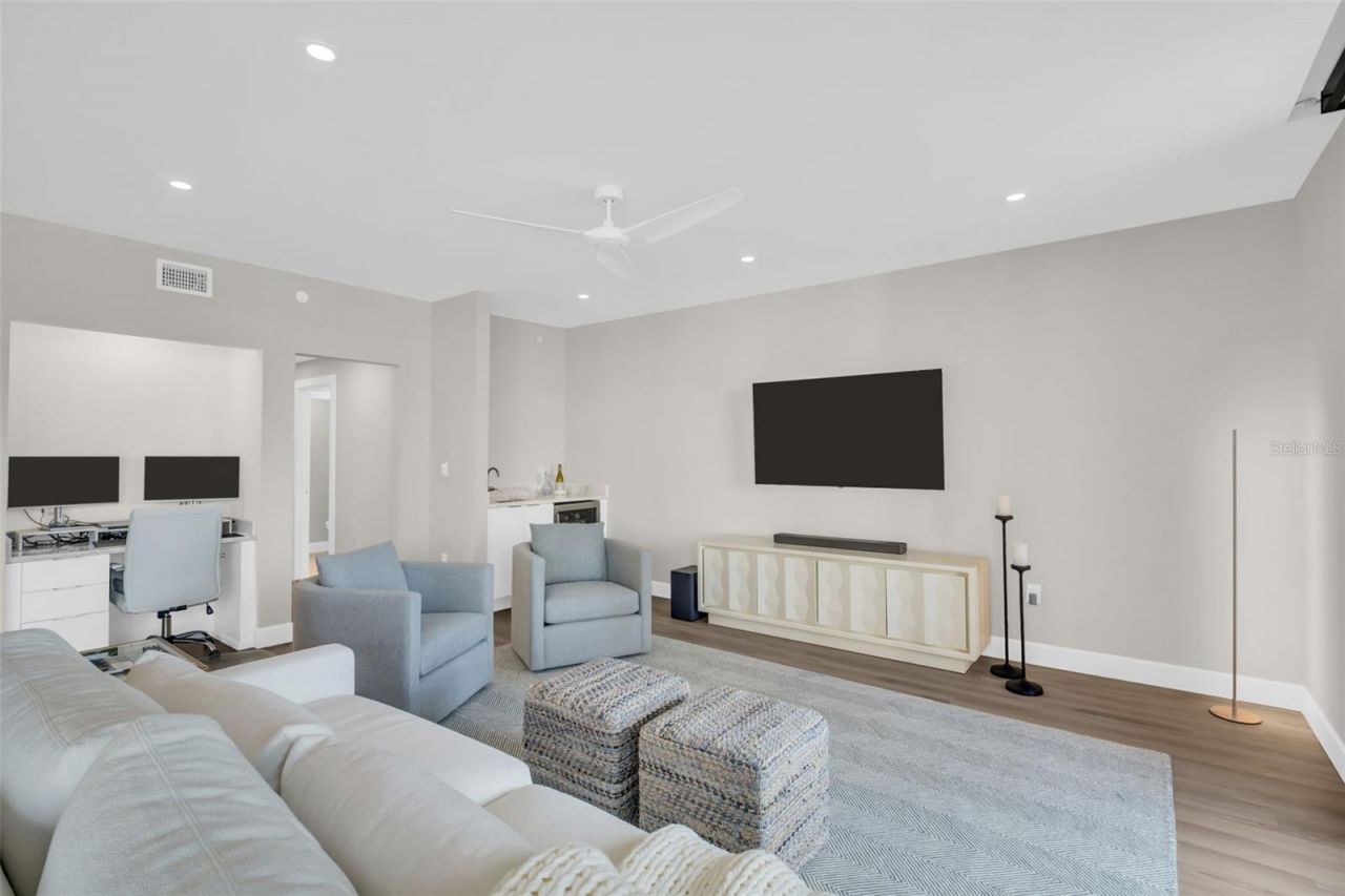 1 Beach Drive Se, Unit 1210, Saint Petersburg, FL 33701 Photo