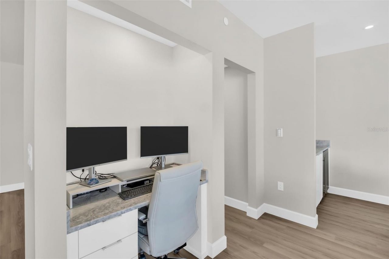 1 Beach Drive Se, Unit 1210, Saint Petersburg, FL 33701 Photo